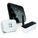 Salus iT500 internet thermostat c/w receiver 1